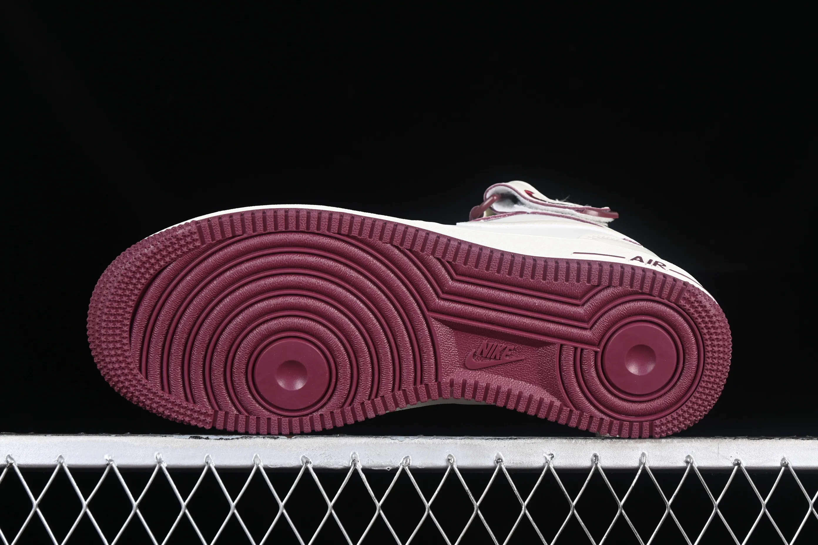All categories Nk Air Force 1 Air Force series Nk Air Force 1 Mid Air Force mid-top Nk Air Force 1'07 Mid burgundy pearlescent small hook Air Force One mid-top casual sneakers SG2356-803